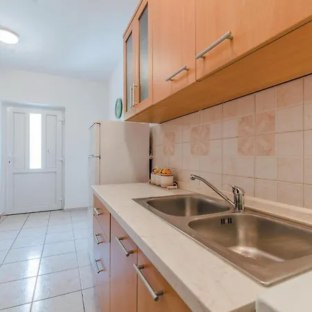Apartment Cozy In Bosana With Kitchen *